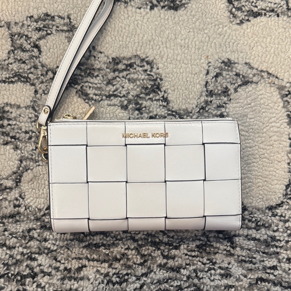 Never ever used!! Michael Kors Light Gray Woven Wristlet